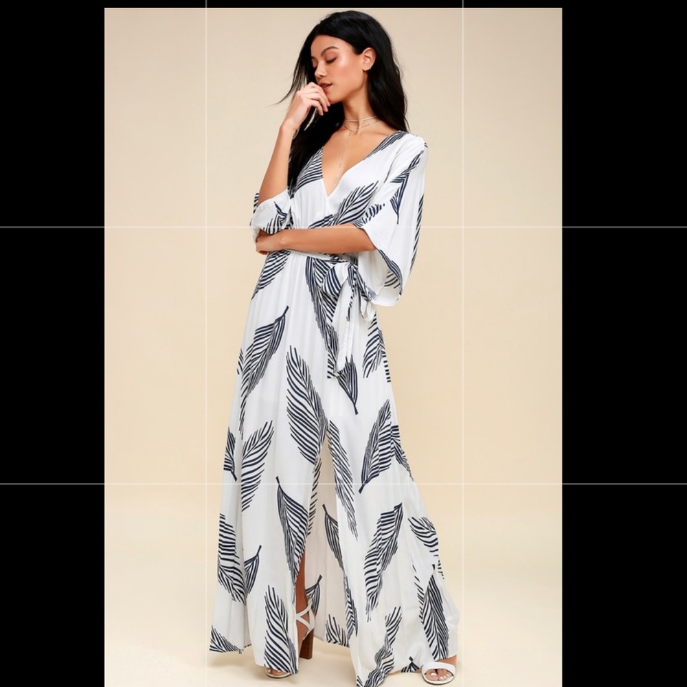LuLus White & Blue Leaf Print Maxi Dress